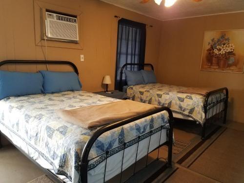 Canton Motel - photo 18