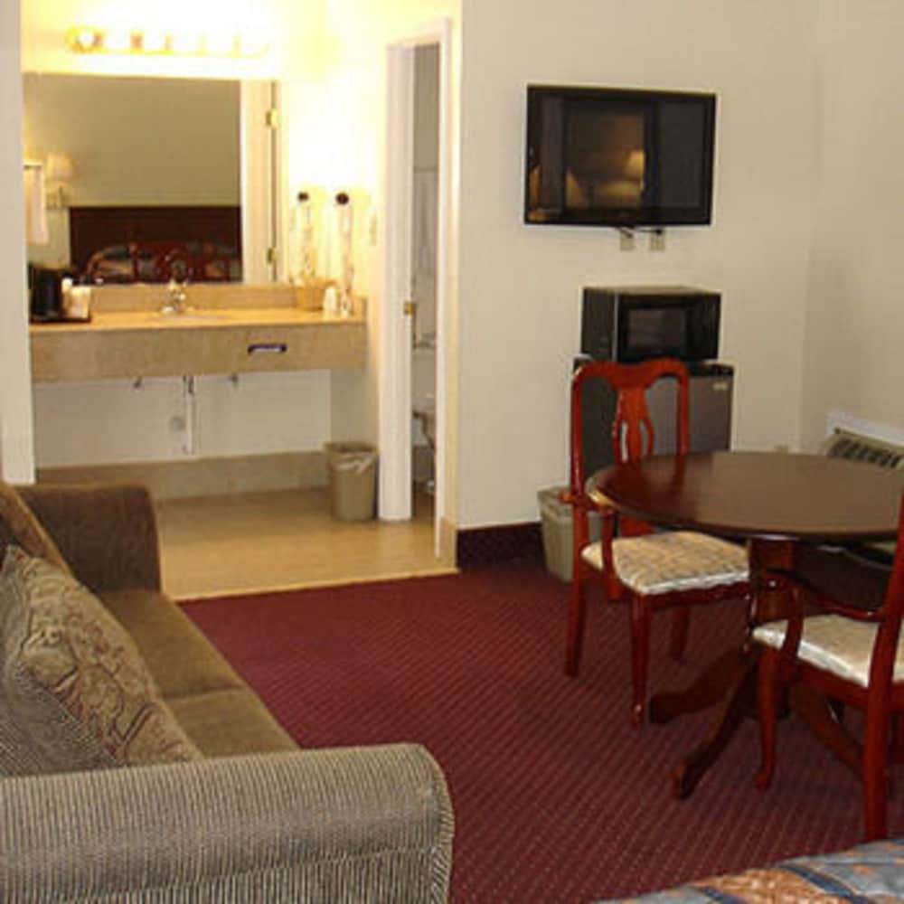 Whispering Pines by Hotel O Whitestone VA - photo 17