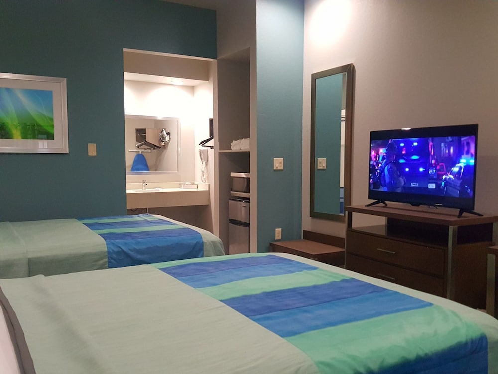 Hotel Blue Woodlands - photo 12