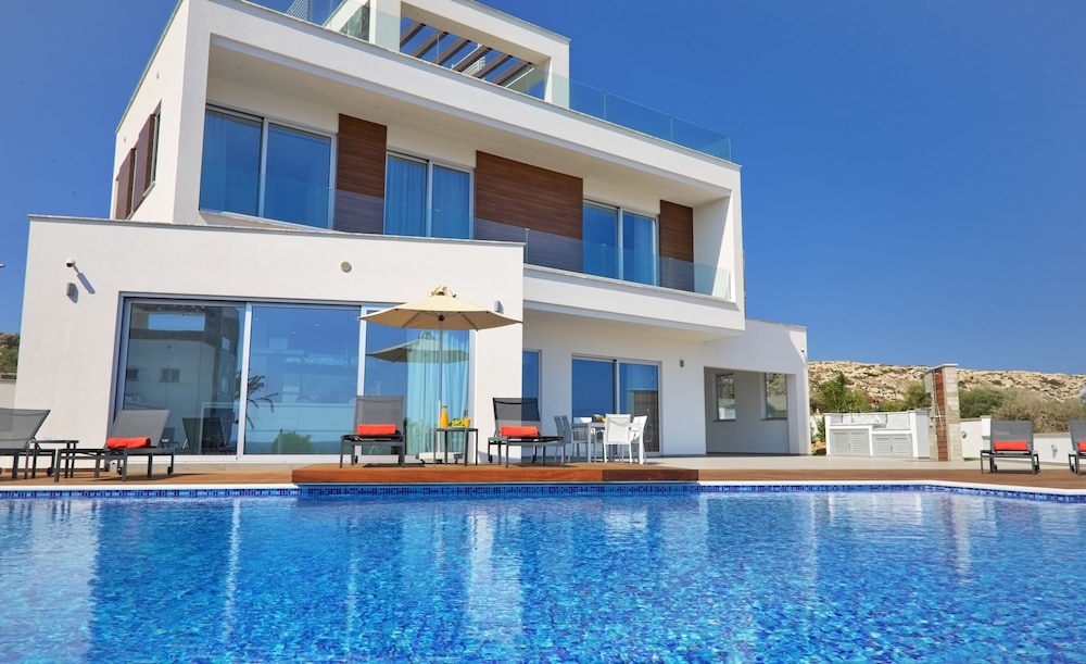 Rooftop pool