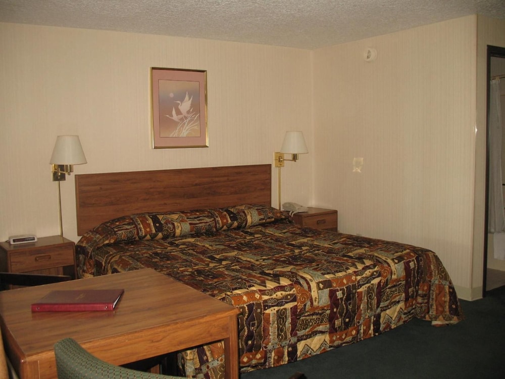 Great Lakes Inn - photo 12