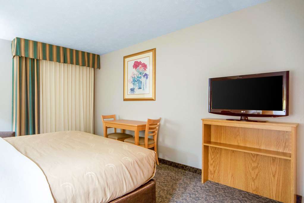 Suburban Studios I 80 Grand Island - photo 16