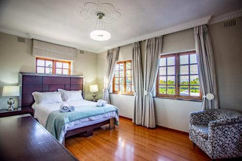 Villa Luisa: Sun filled hidden gem with Pool.