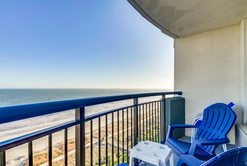 Boardwalk Resort by Hosteeva - photo 80