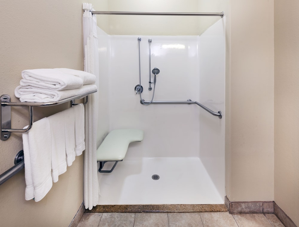 Holiday Inn Express Hotel & Suites Victoria by IHG - photo 10