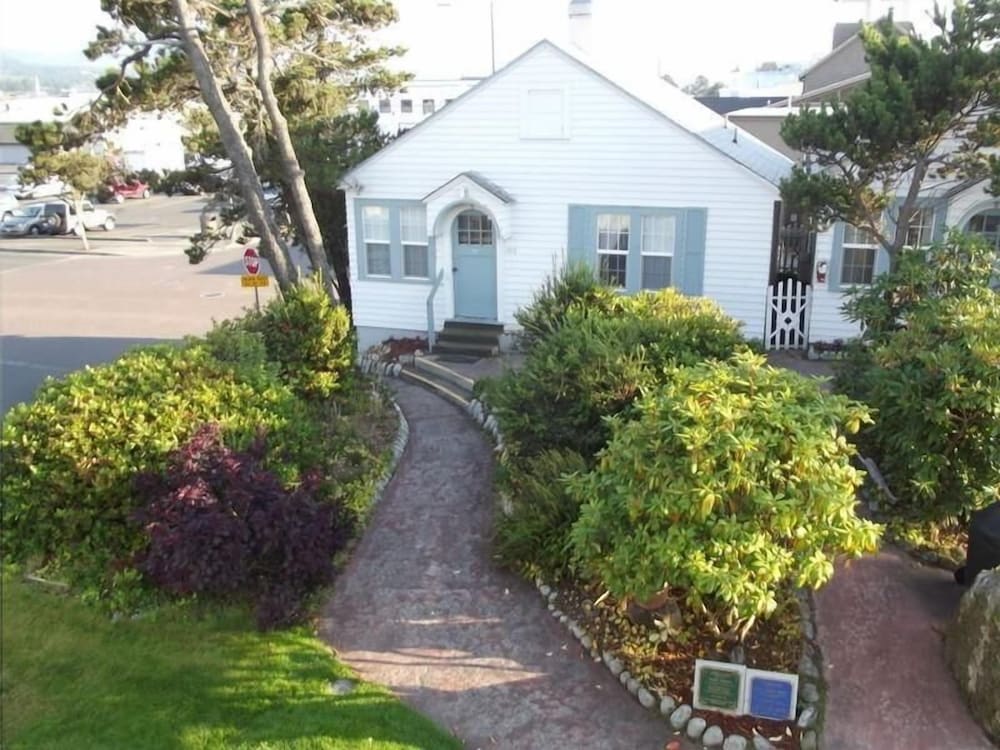 Hillcrest Inn - photo 54