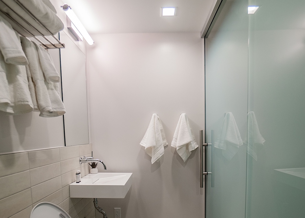SOVA Micro Room & Social Hotel - photo 42