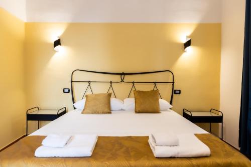 Sebeto Duomo — 4-Star Luxury Hotel in Naples, Italy