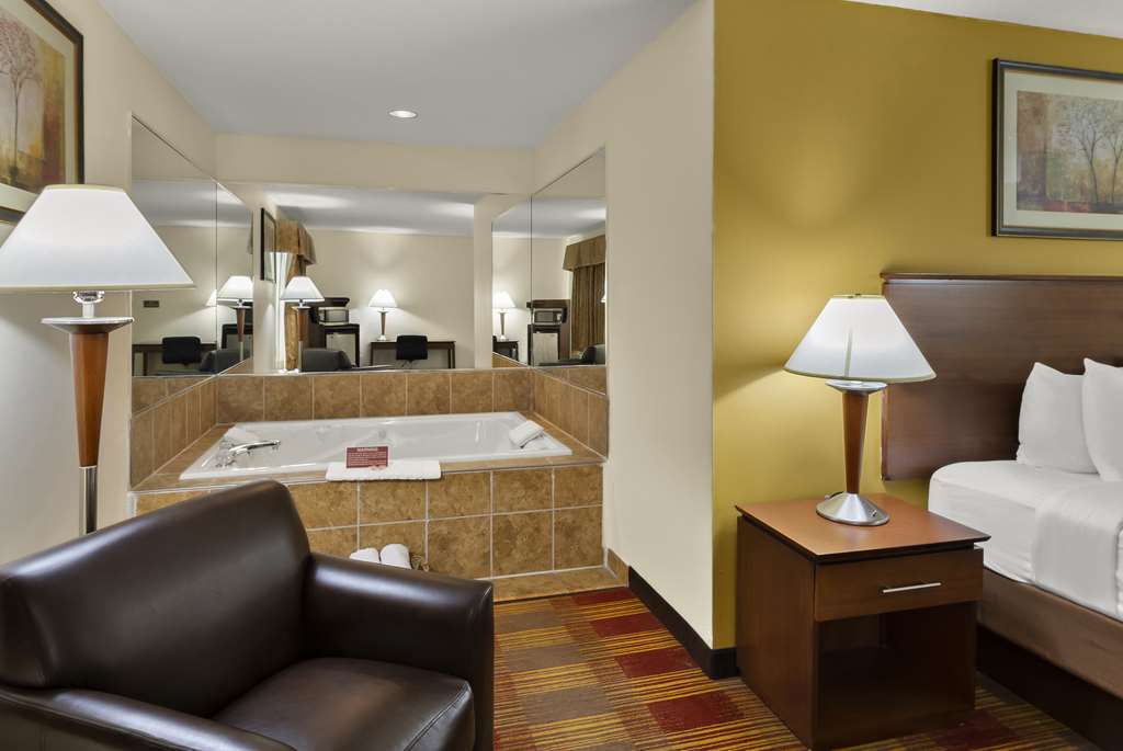 Best Western Lakewood Inn - photo 3