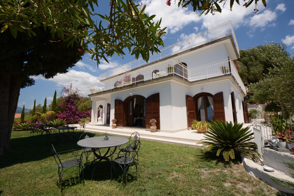 Il Paradiso Di Hyele in Ascea, Italy