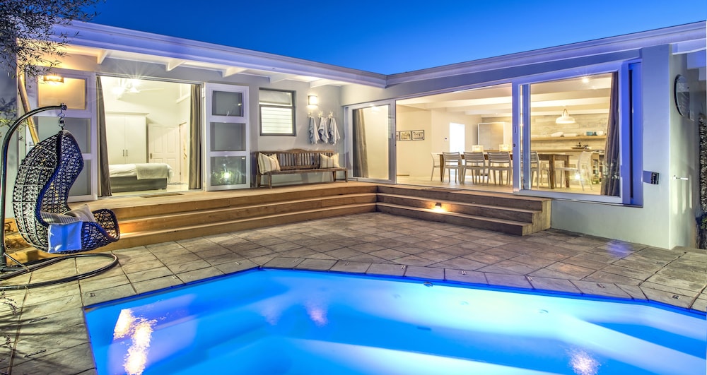 Driftwood Kenton on Sea in Grahamstown, South Africa