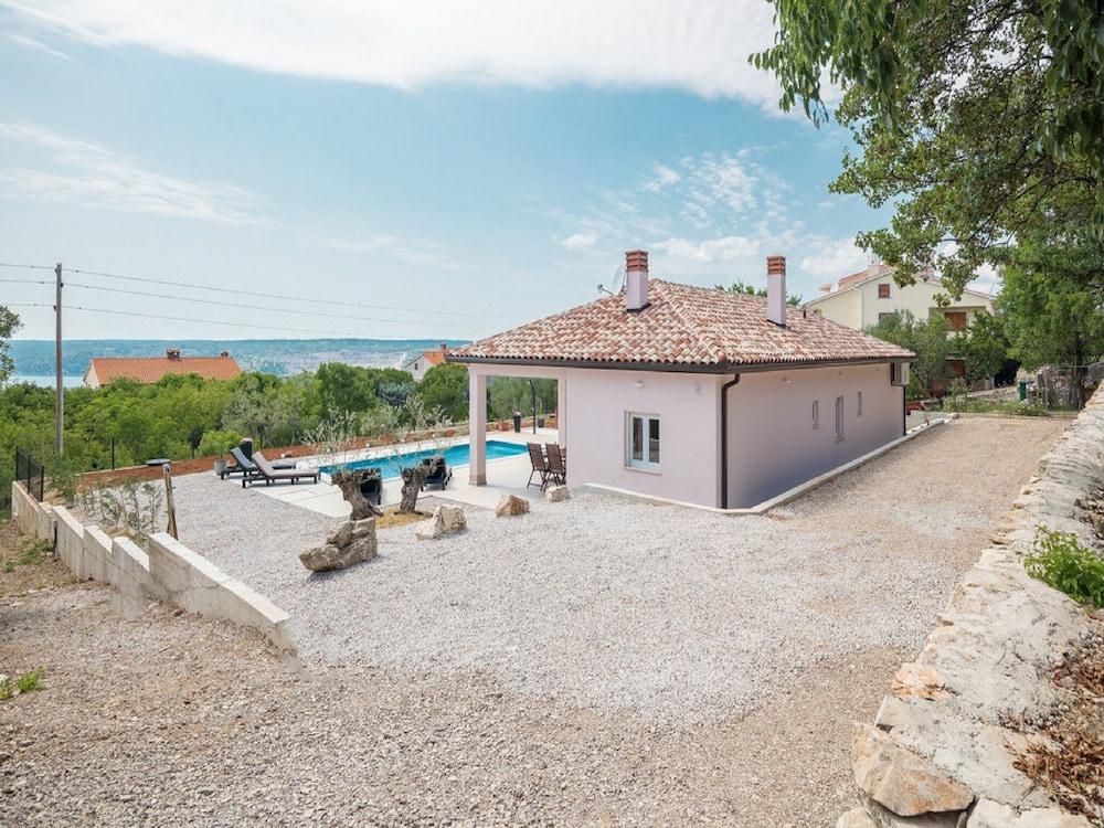 Villa Tomicich — 4-Star Luxury Hotel in Labin, Croatia