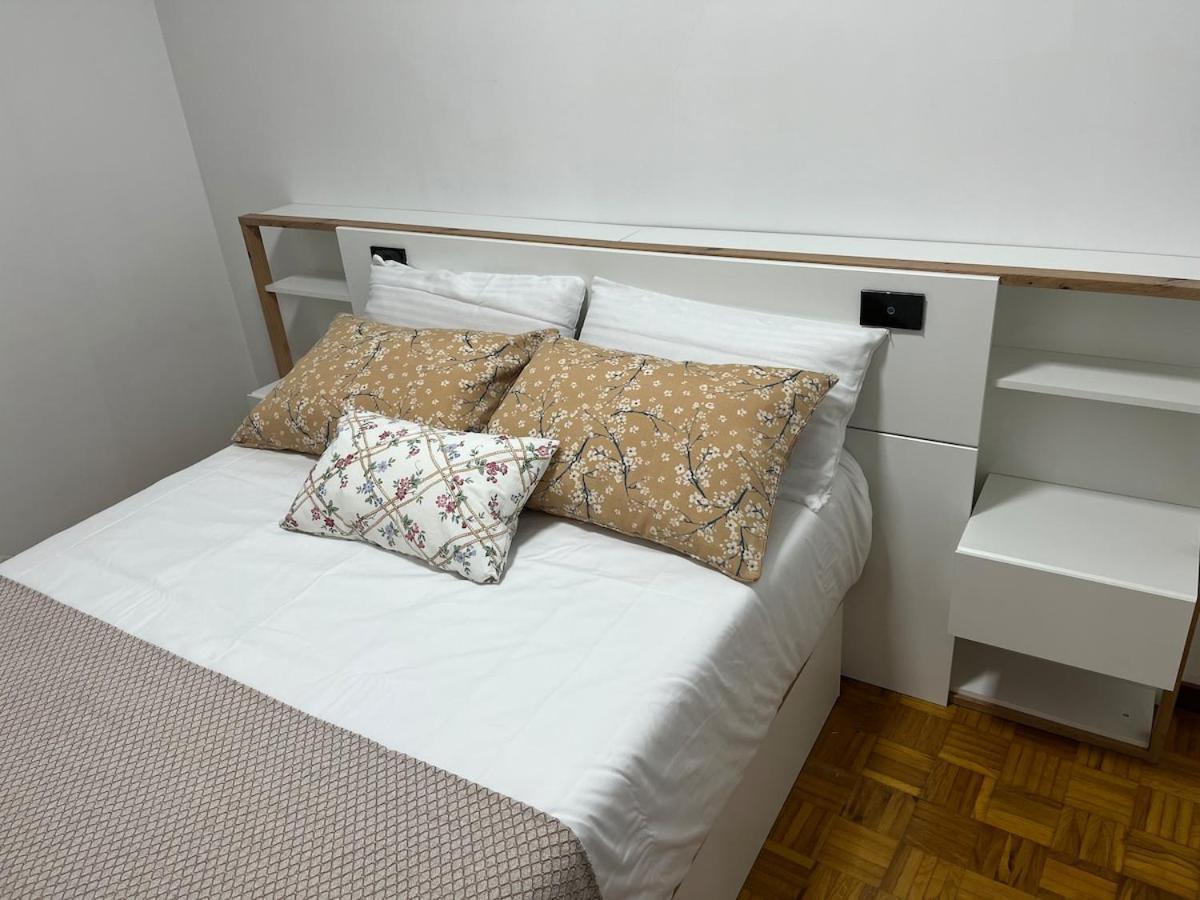 Piso Artur III Universidad in Ourense, Spain