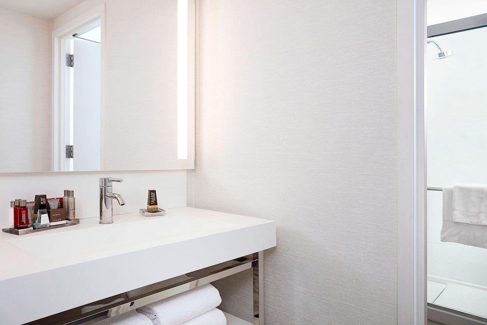 New York Marriott at the Brooklyn Bridge - photo 45