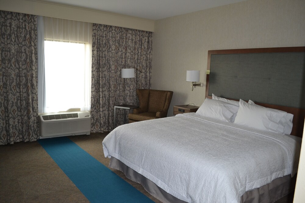Hampton Inn Pratt - photo 12