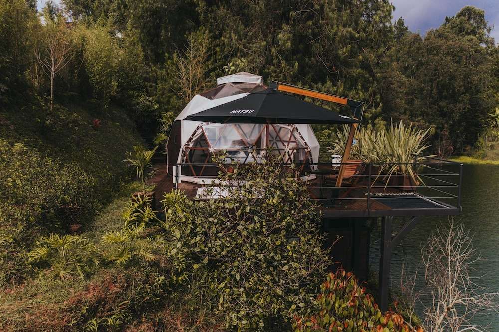 Domus Glamping in El Penol, Colombia