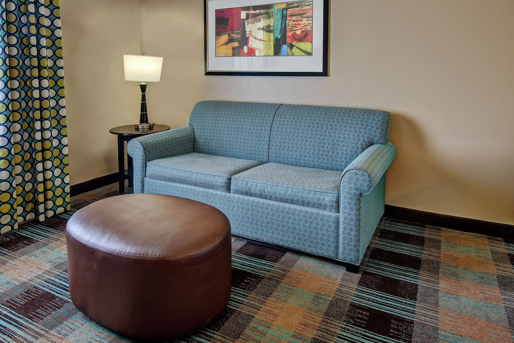 Hampton Inn & Suites Clarksville - photo 25