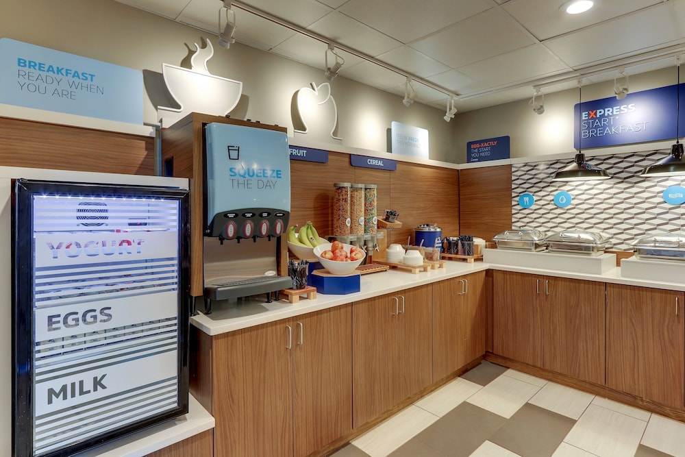 Holiday Inn Express Cincinnati North Monroe by IHG - photo 29