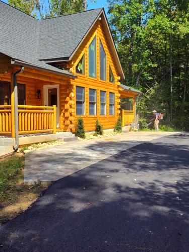Three bears lodge — 4-Star Luxury Hotel in Gatlinburg, United States