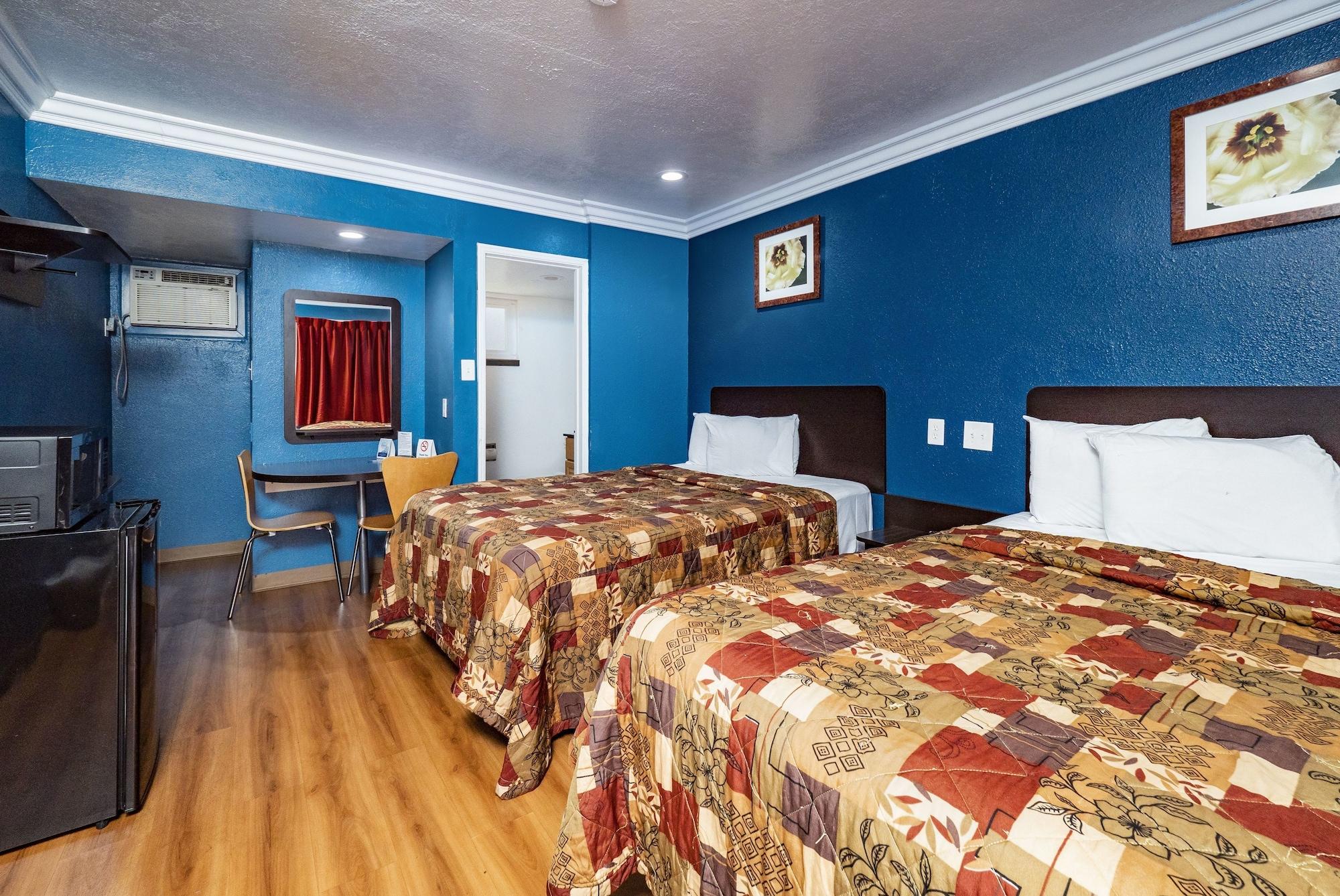 Travelodge By Wyndham Sacramento Convention Center - photo 10