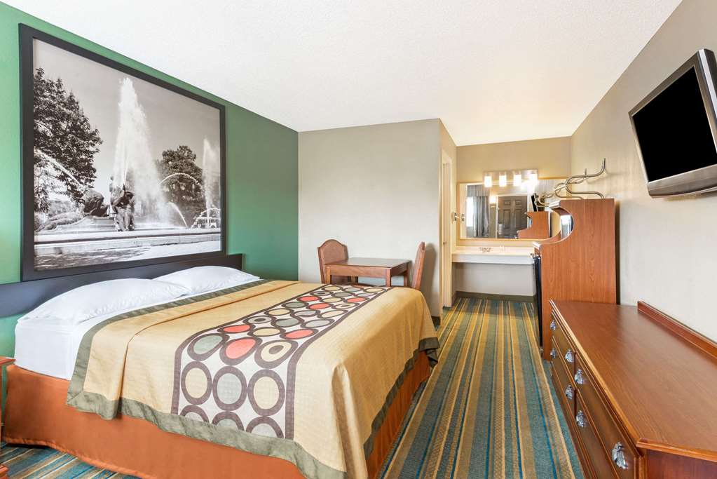 Super 8 by Wyndham Greencastle - photo 9