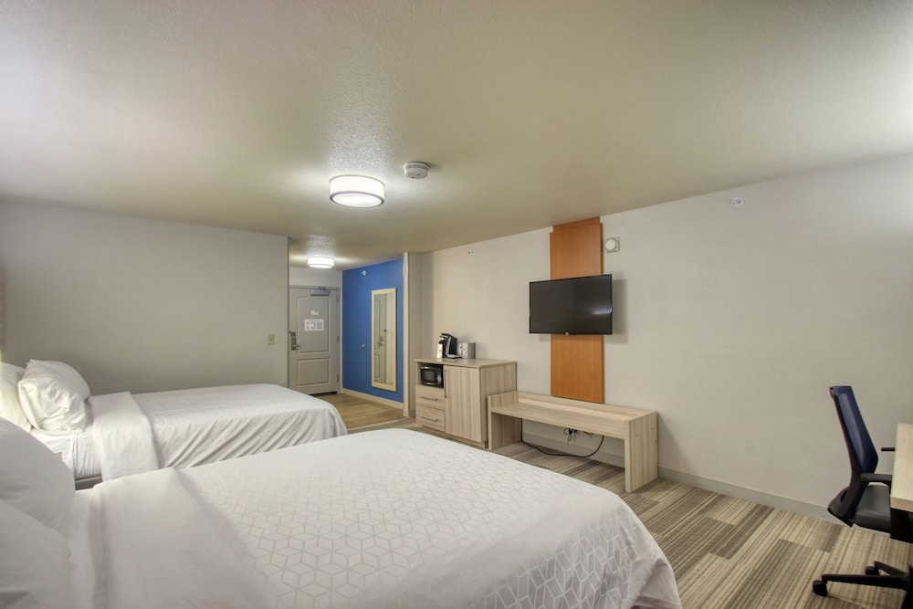 Holiday Inn Express Hotel & Suites Milwaukee Airport by IHG - photo 34