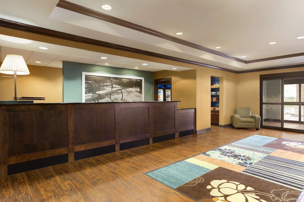 Hampton Inn Stow - photo 12