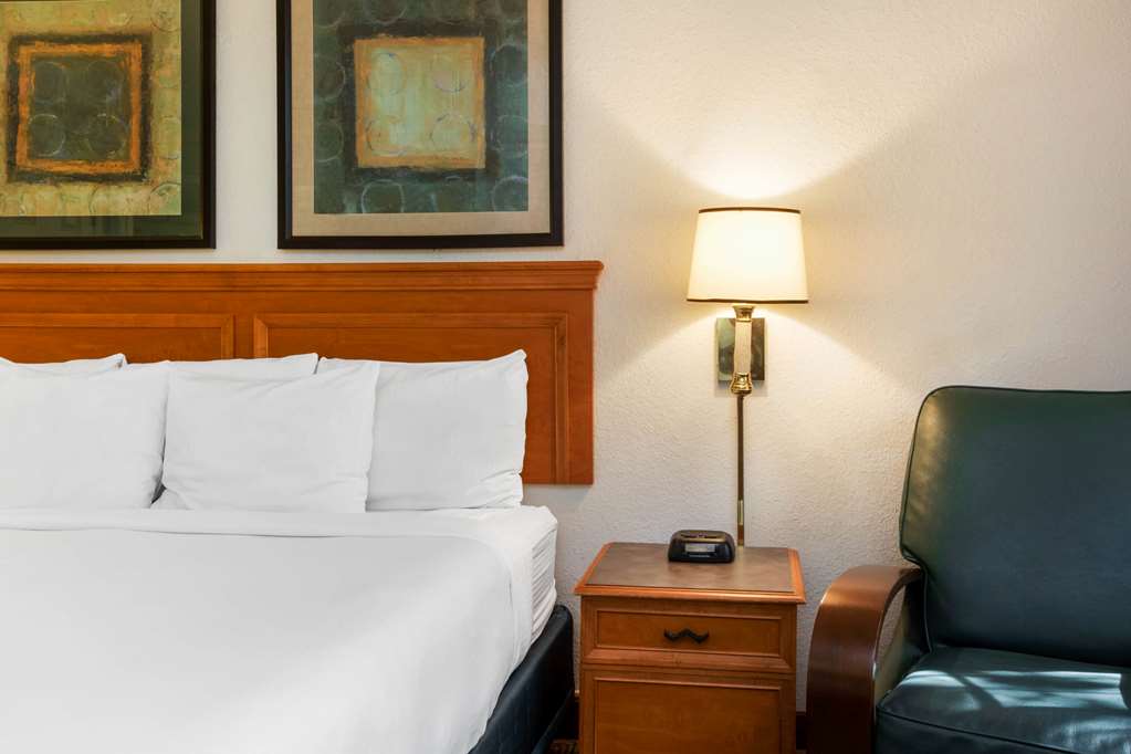 La Quinta Inn by Wyndham Bossier City - photo 10