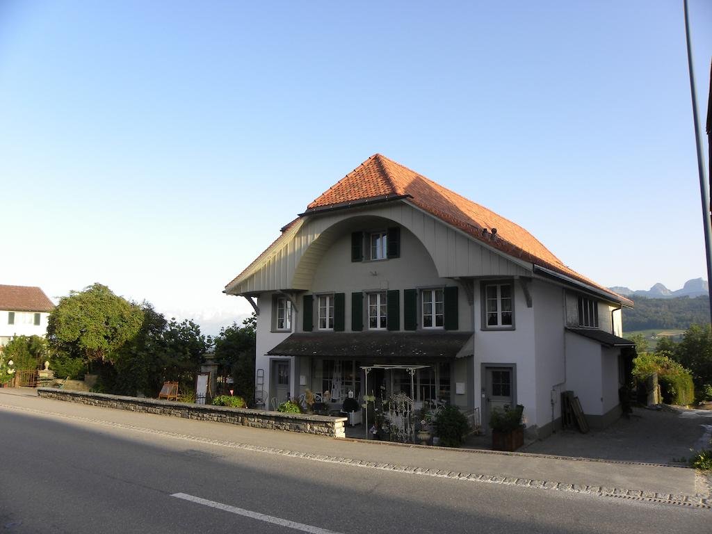 Bed and Breakfast Gantrisch Cottage Ferienzimmer — 4-Star Luxury Hotel in Rueggisberg, Switzerland