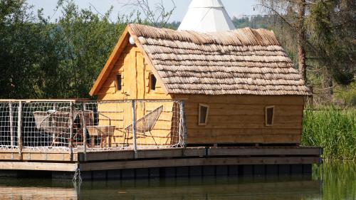 Les Cabanes Flottantes - last minute hotel in Unknown City