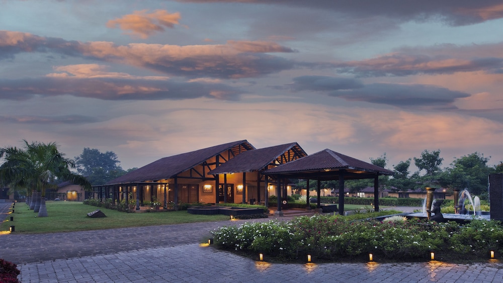 WelcomHeritage Tadoba Vanya Villas Resort & Spa - carbon neutral hotel in Nagpur