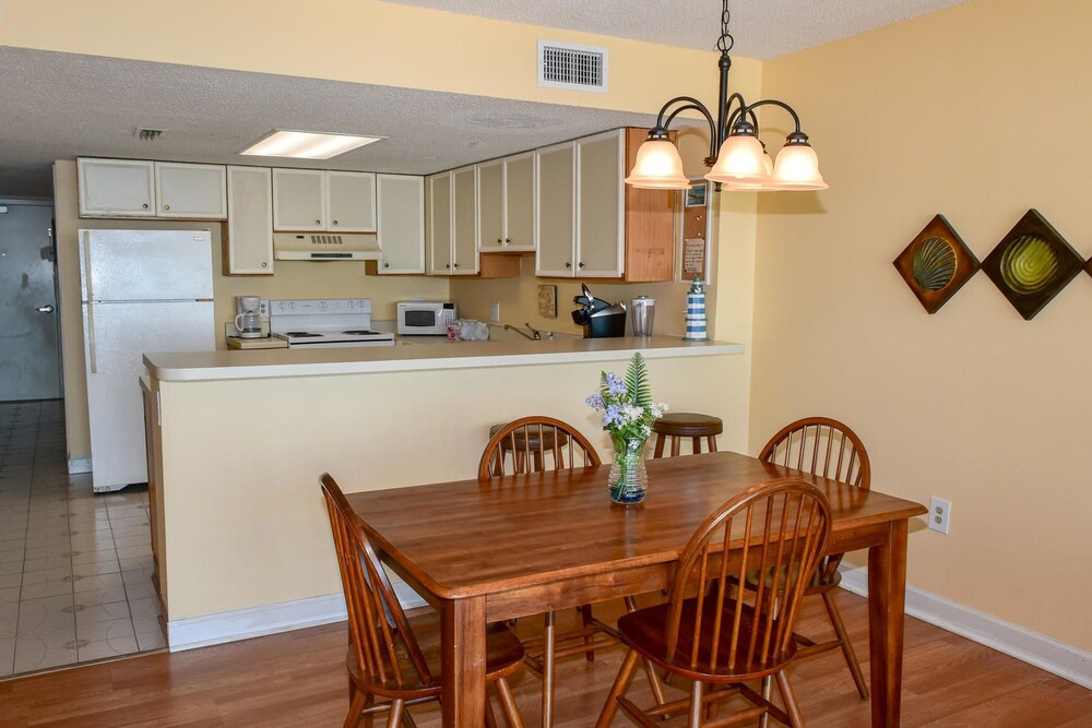 Springs Towers 405 3 Br Condo - photo 4