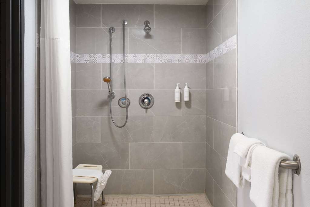 Days Inn by Wyndham Columbus Worthington - photo 39