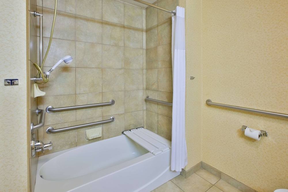 Hampton Inn Pittsburgh Area Beaver Valley CenterTownship - photo 13