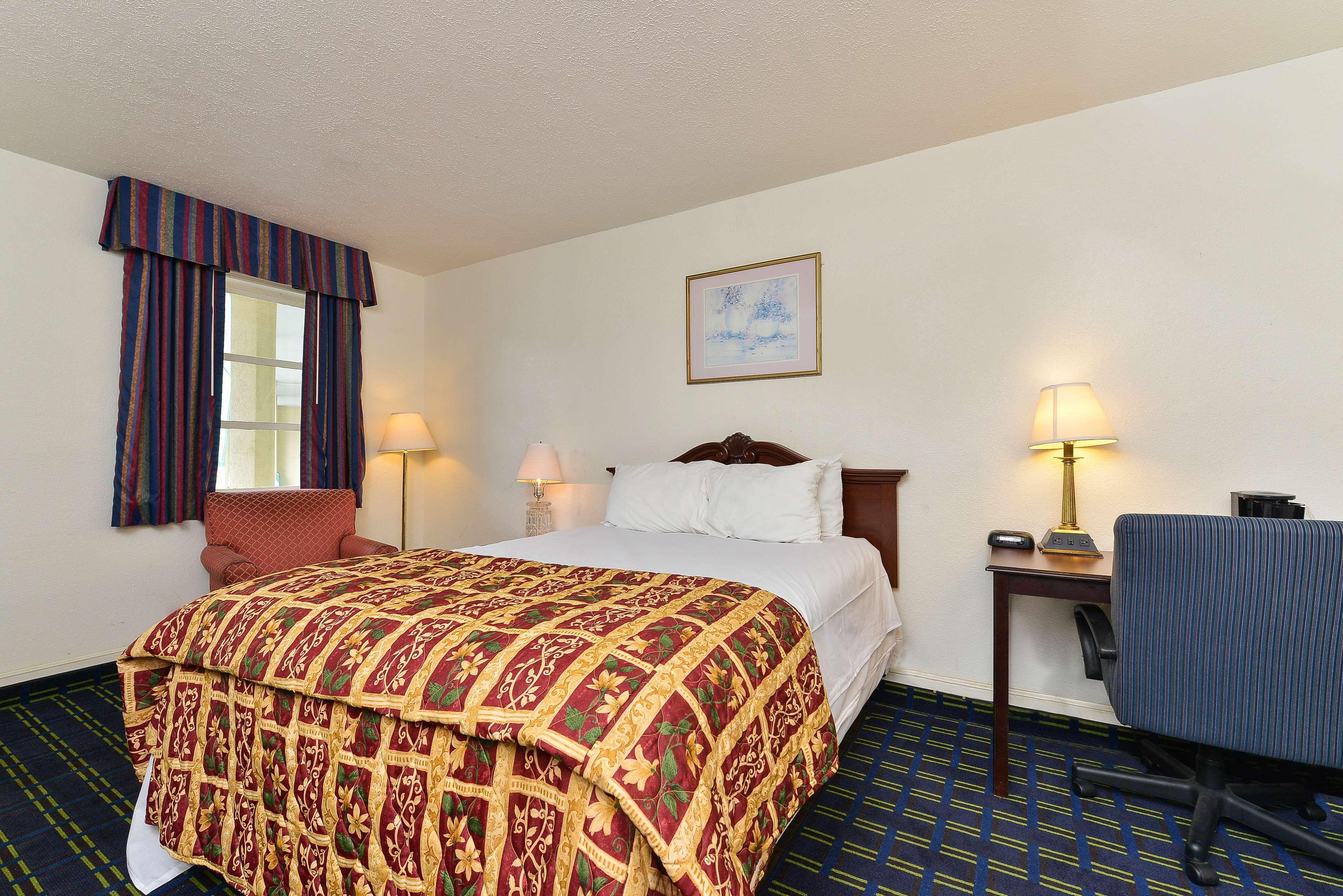 Americas Best Value Inn & Suites South Boston - photo 33