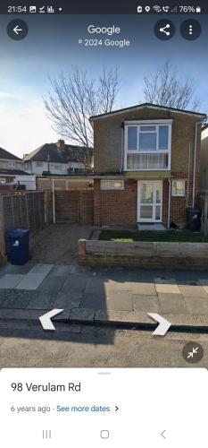 Ritz place 2 - carbon neutral hotel in Northolt