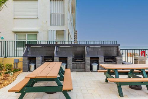 The Ocean Front Starfish Suite by Brightwild — 4-Star Luxury Hotel in Daytona Beach Shores, United States