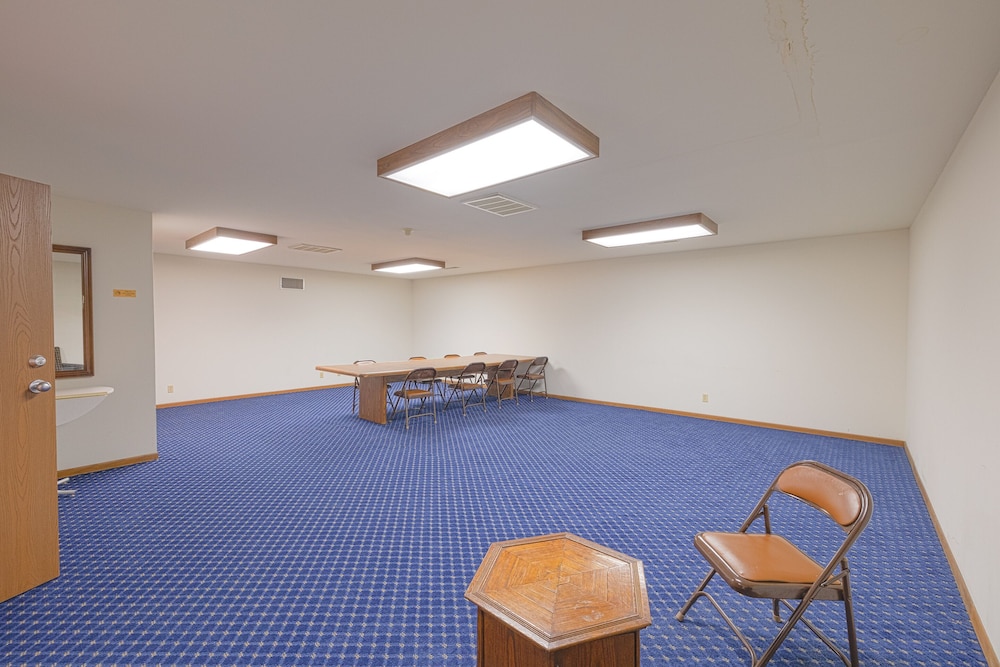 Harlan Inn and Suites - photo 53