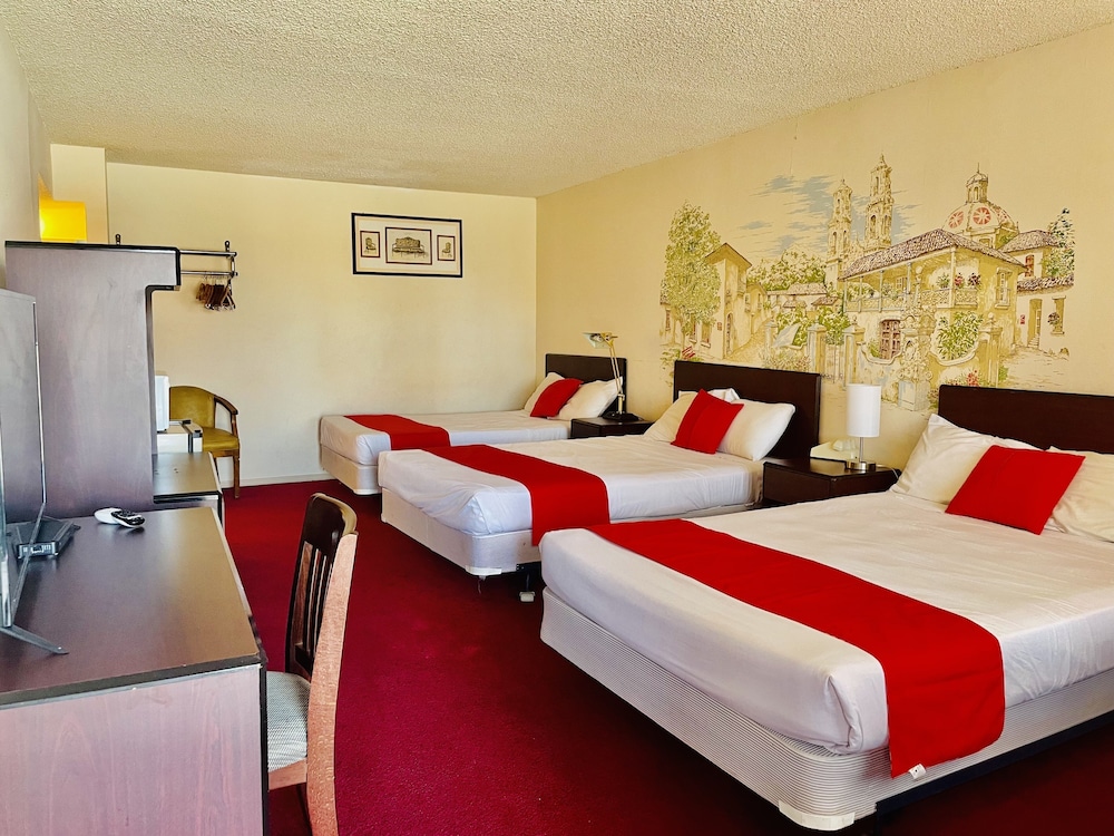 San Miguel Inn - photo 6