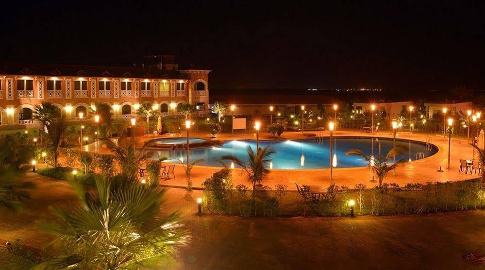 Boudl Half Moon Resort in Khobar, Saudi Arabia