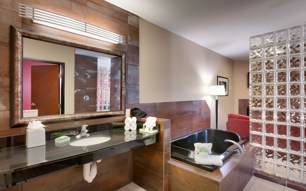 Holiday Inn Hotel & Suites Salt Lake City Airport West by IHG - photo 12