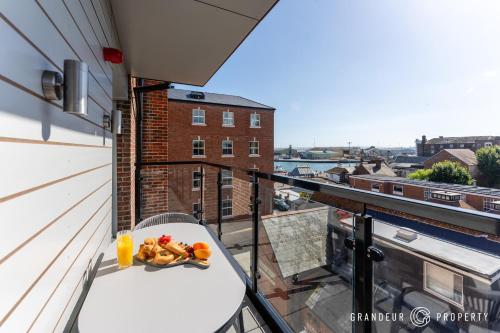 Quay View by Grandeur Property — 4-Star Luxury Hotel in Poole, United Kingdom