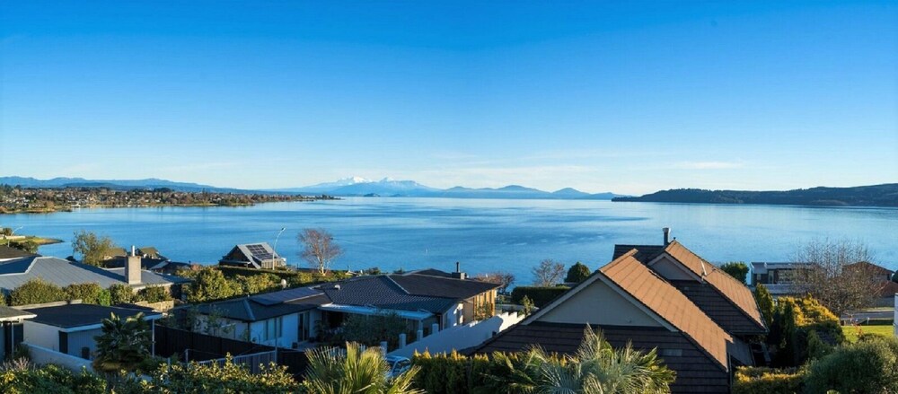 Lake View by Town — 4-Star Luxury Hotel in Taupo, New Zealand
