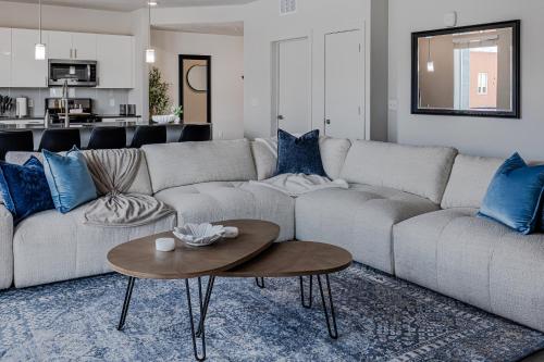 Convention Ctr Spacious 2BR 2BA Spa Pool Gym Pkg — 4-Star Luxury Hotel in Salt Lake City, United States