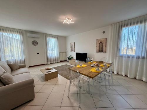 Appartamenti Euganea Rovolon — 4-Star Luxury Hotel in Carbonara Di Po, Italy
