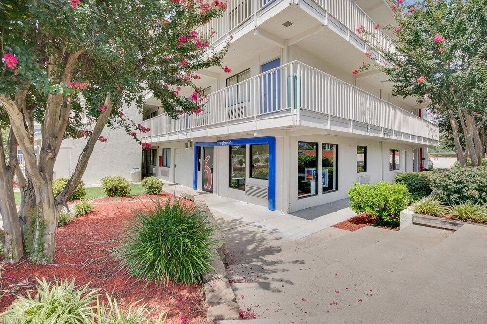 Motel 6 Columbia West - featured photo