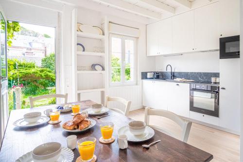 L’air du Large 150m plage Confort in Etretat, France