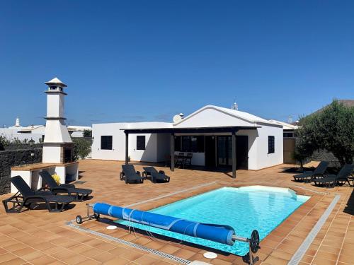 Casas Tomare II in San Bartolome, Spain