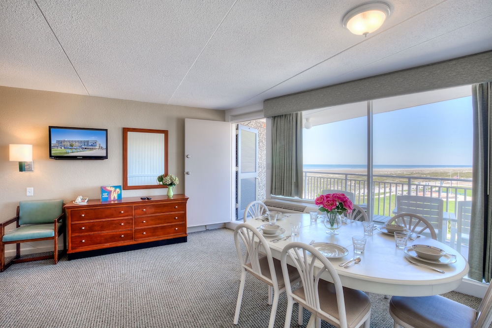 Armada By the Sea - photo 6