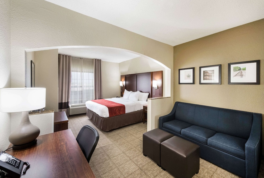 Comfort Suites Monroe - photo 14